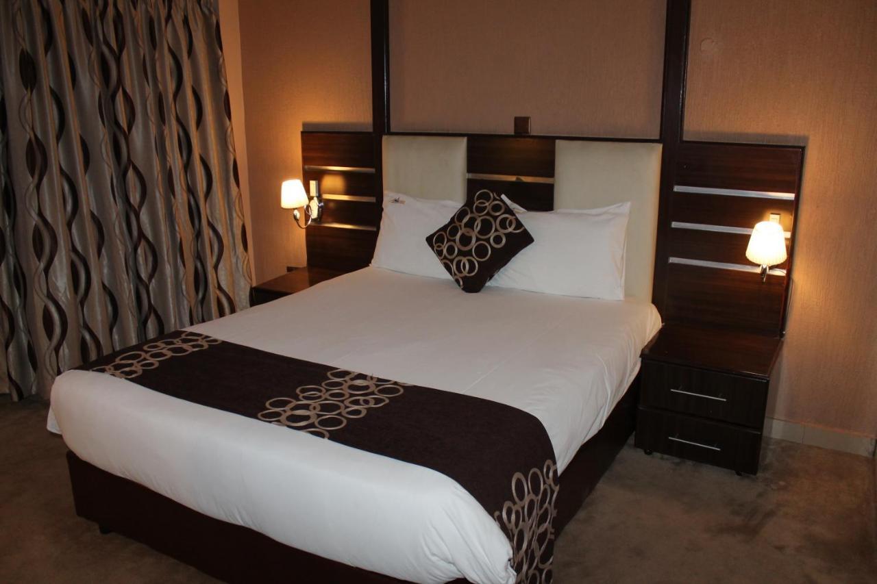 Airport Landing Hotel Nairobi Exteriör bild