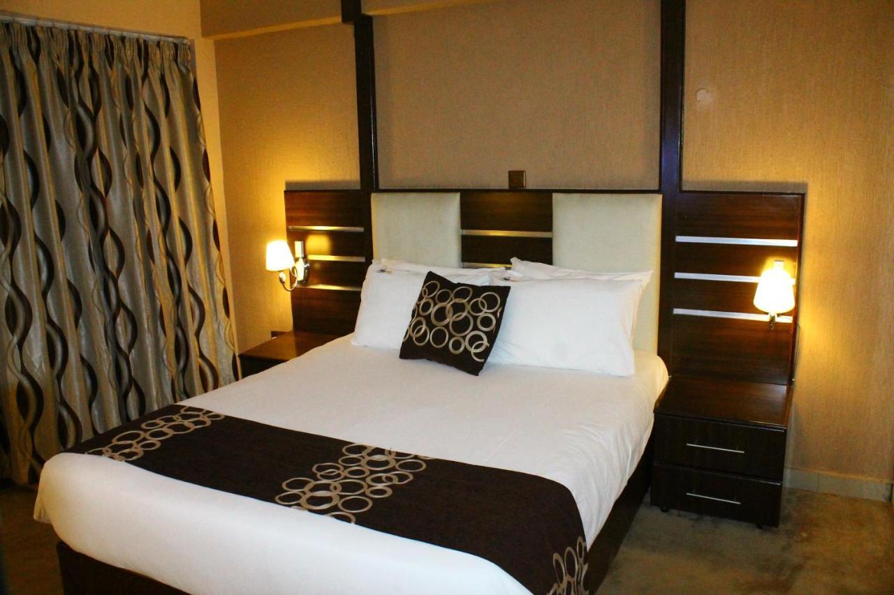 Airport Landing Hotel Nairobi Exteriör bild