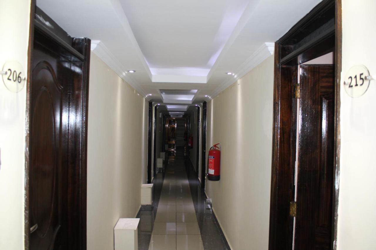 Airport Landing Hotel Nairobi Exteriör bild