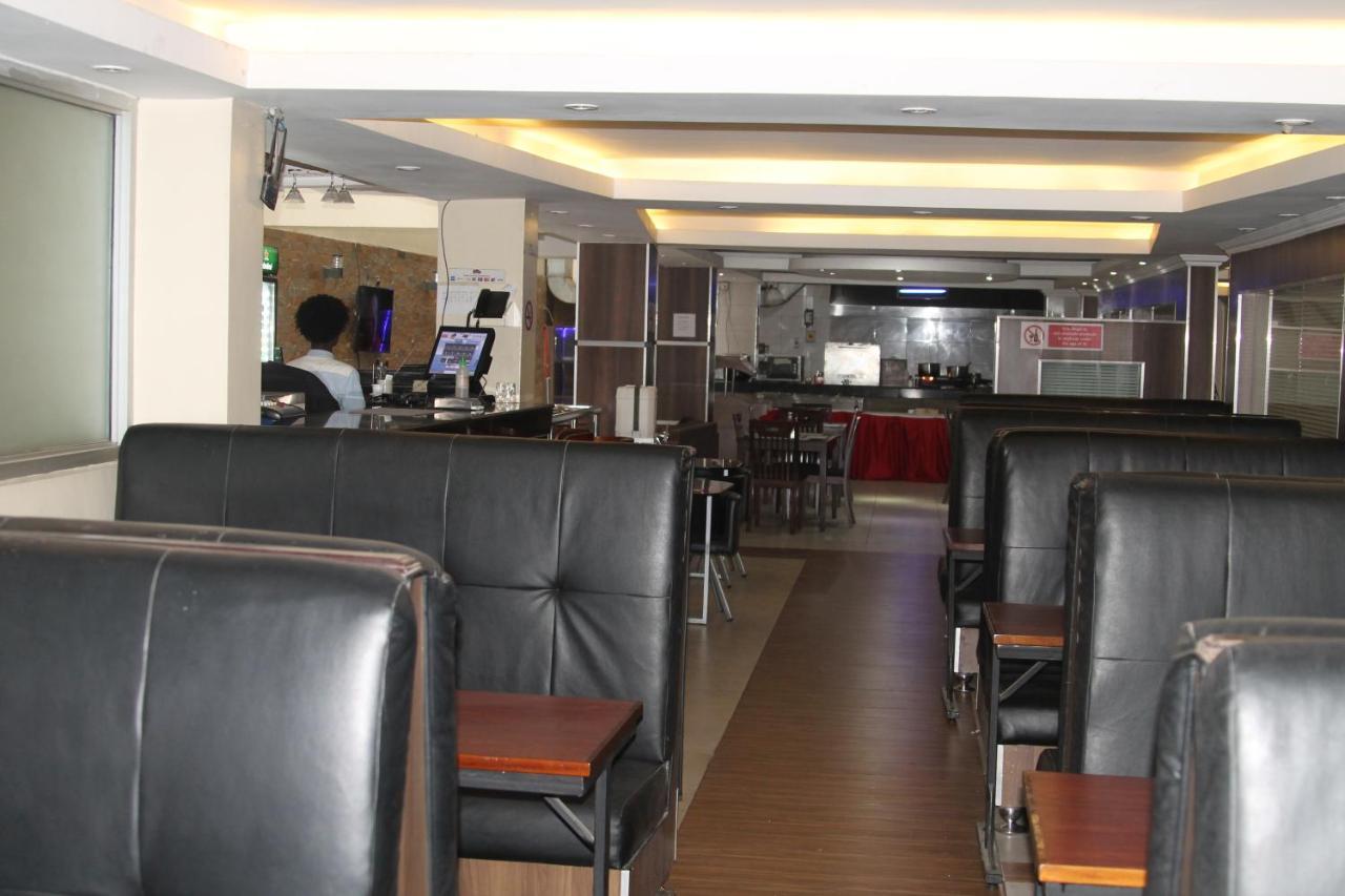Airport Landing Hotel Nairobi Exteriör bild