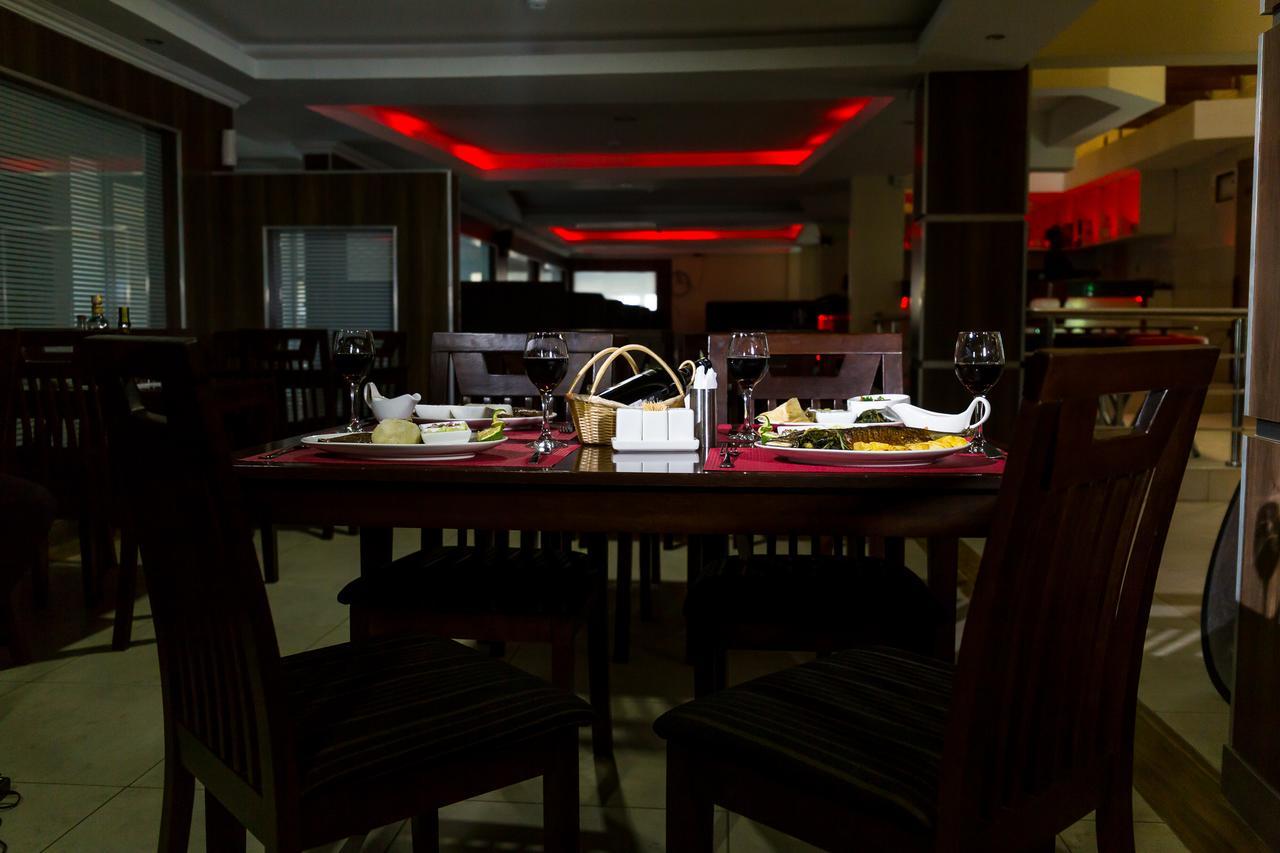 Airport Landing Hotel Nairobi Exteriör bild